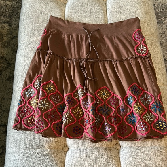 FREE PEOPLE VINTAGE FLOWER POWER BOHO EMBROIDERED BROWN SKIRT SIZE L - Picture 1 of 11